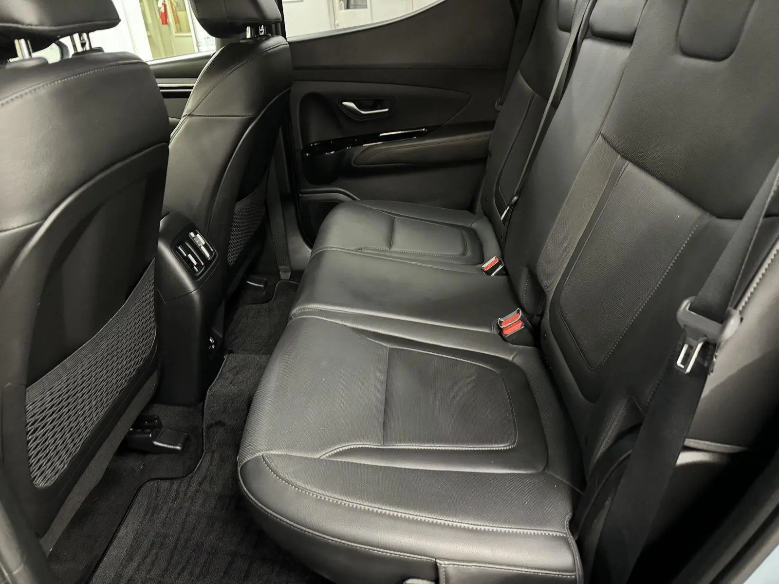 2023 Hyundai Santa Cruz Limited photo 9