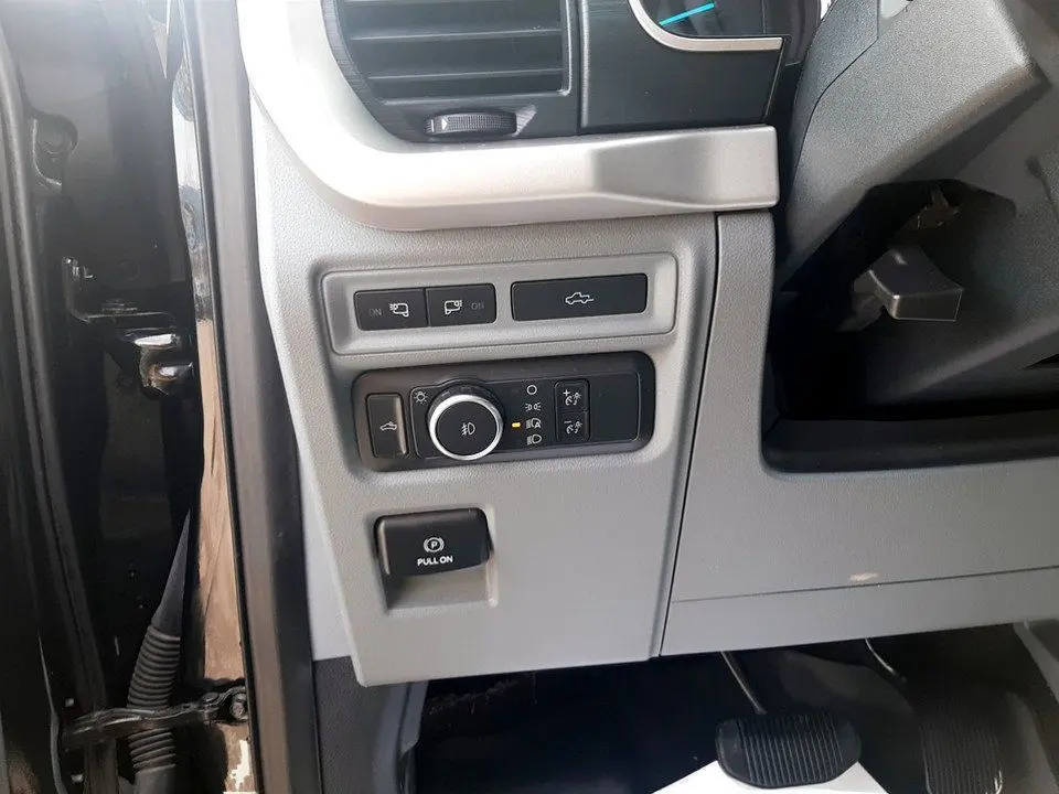 2021 Ford F-150 XLT photo 12
