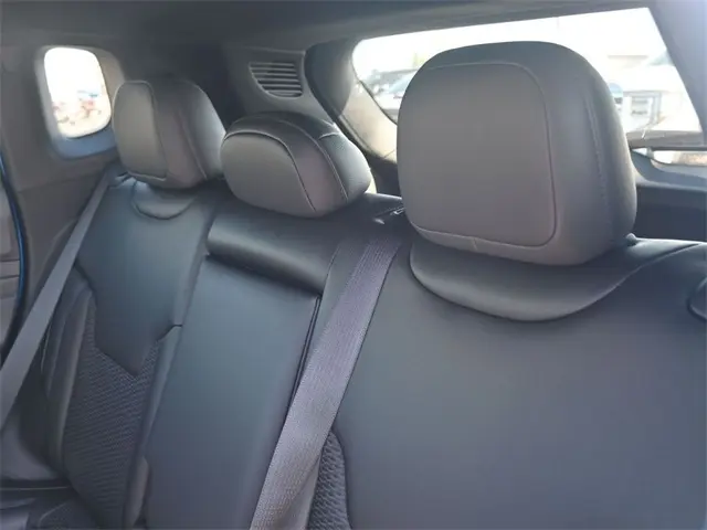 2026 Jeep Compass Latitude photo 9