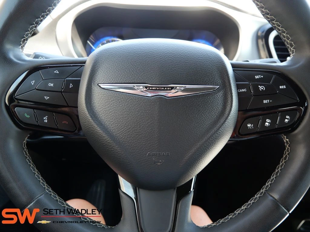 2023 Chrysler Pacifica Touring - Photo 23