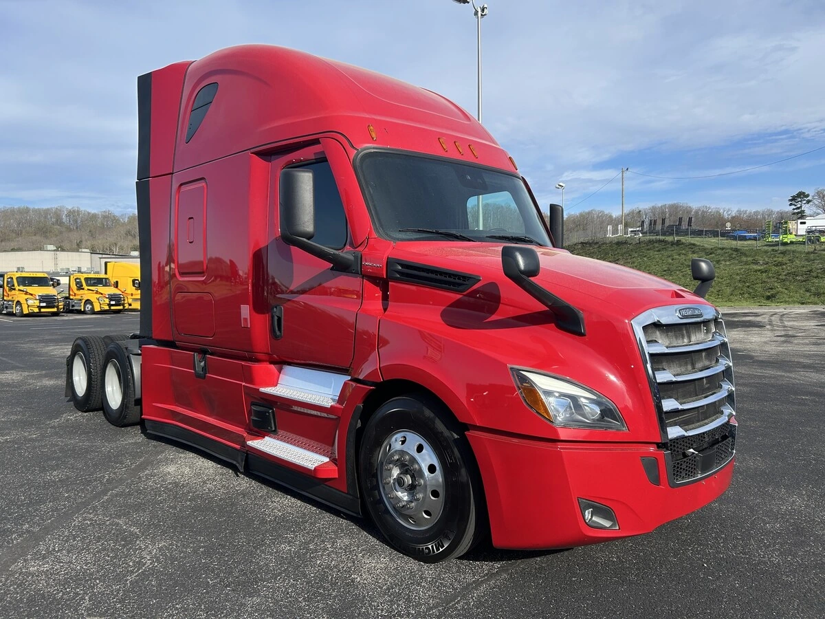 2023 Freightliner Cascadia - image 7