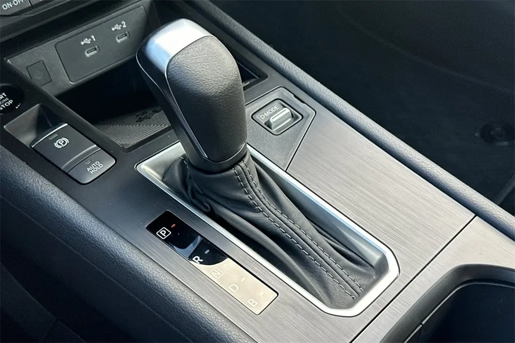 2026 Nissan Kicks SV photo 15