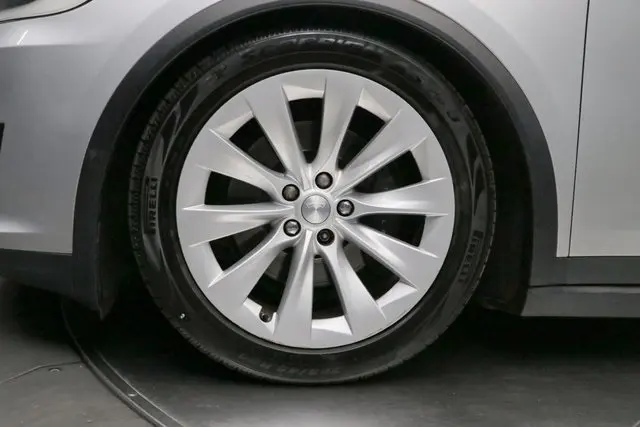 2016 Tesla Model X 90D photo 9