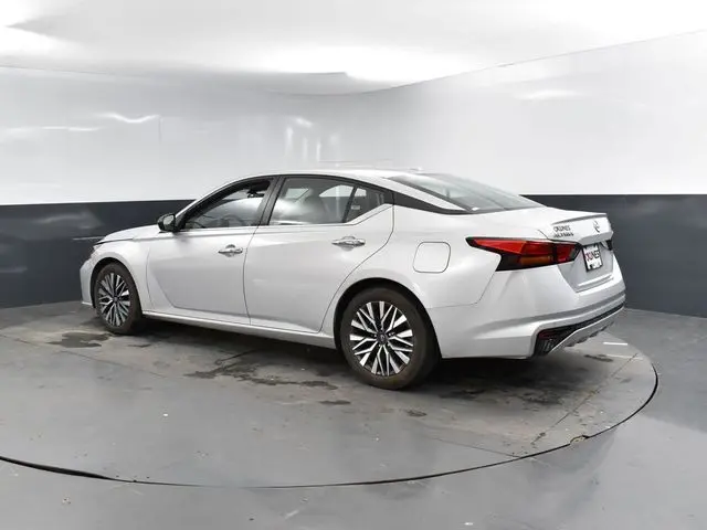 2024 Nissan Altima 2.5 SV photo 4