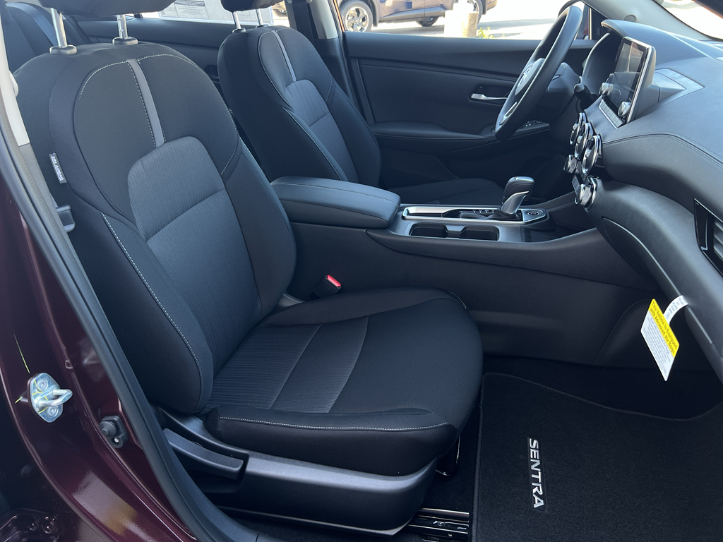 2025 Nissan Sentra SV photo 12