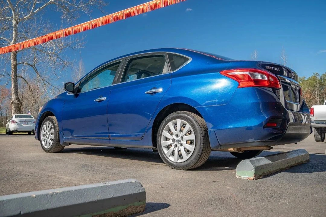 2016 Nissan Sentra S - Photo 10