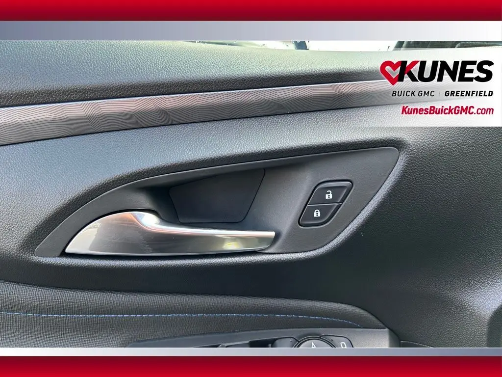 2026 Buick Envista ST photo 10