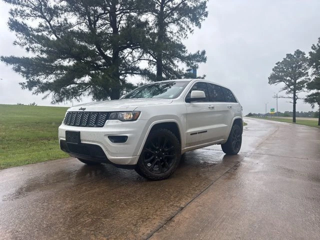 2019 Jeep Grand Cherokee Altitude 4WD's photo