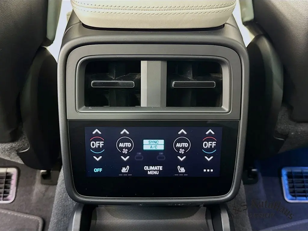 2021 Porsche Taycan Turbo photo 28