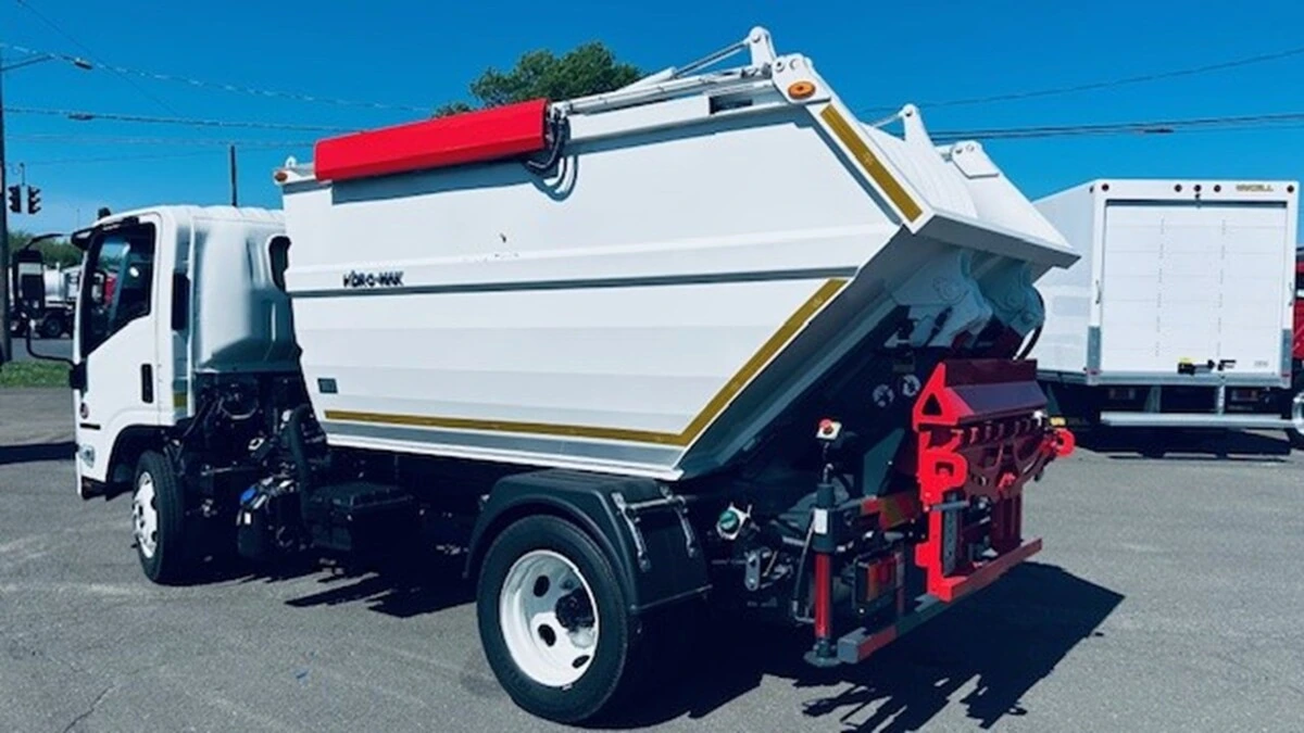 2025 Isuzu NRR in Bridgeport, CT — photo 6