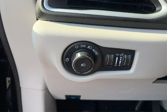 2024 Chrysler Pacifica Touring L - Photo 17