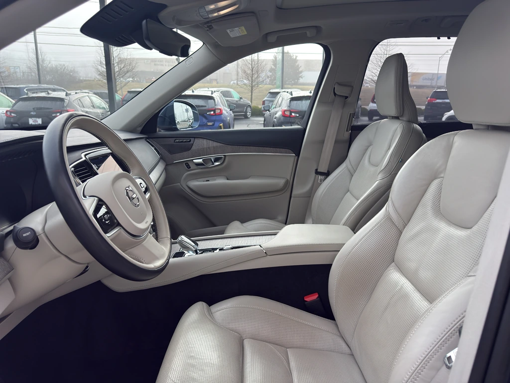 2023 Volvo - image 9