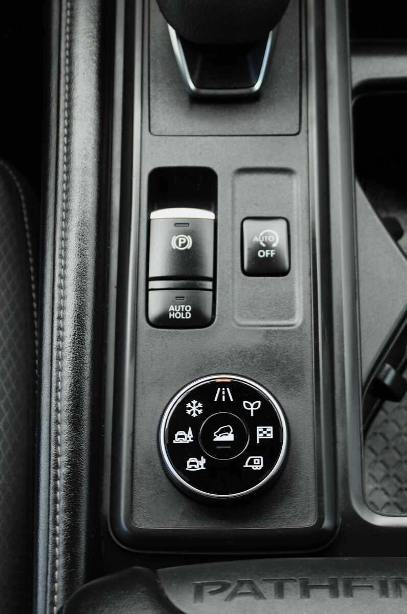 2023 Nissan Pathfinder S - Photo 34