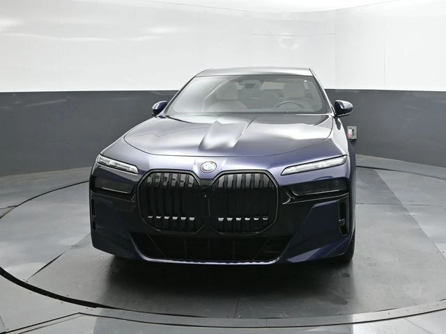 2025 BMW 7 Series 760i - Photo 17