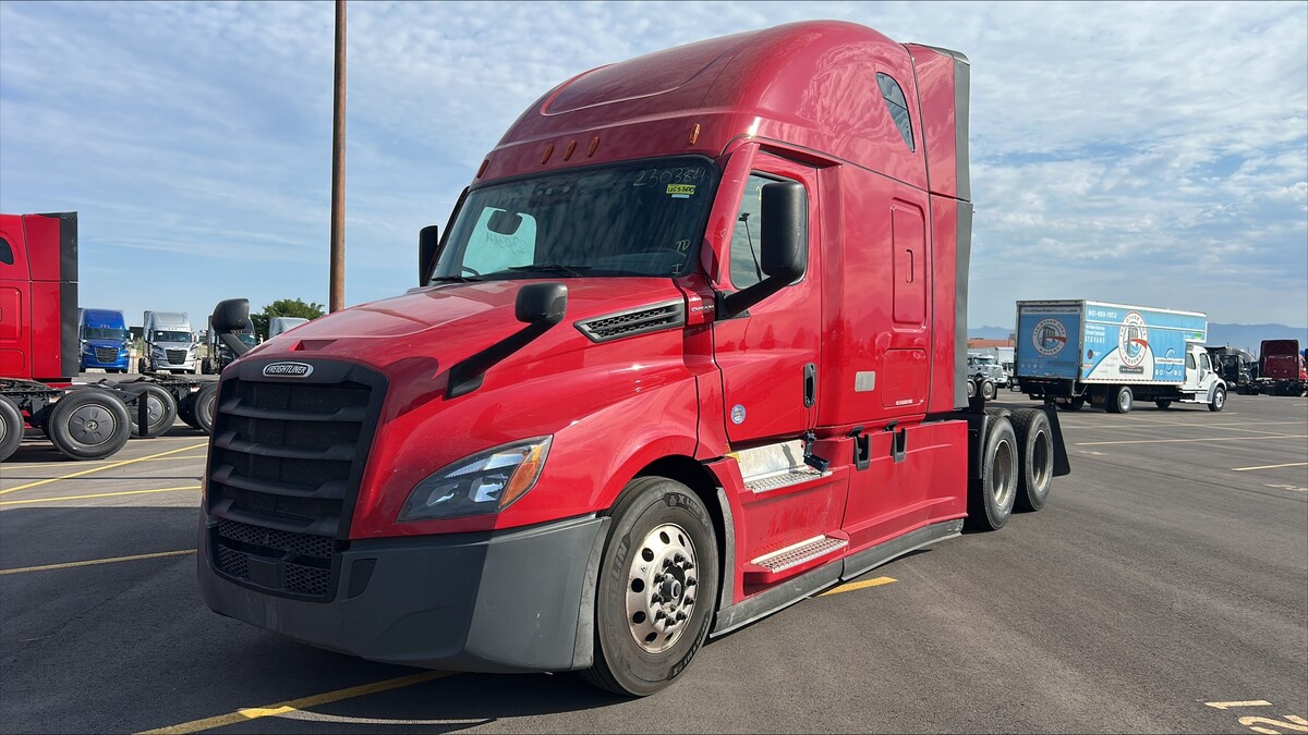 2023 FREIGHTLINER Cascadia