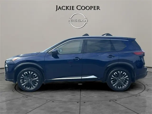 2026 Nissan Rogue Platinum photo 2