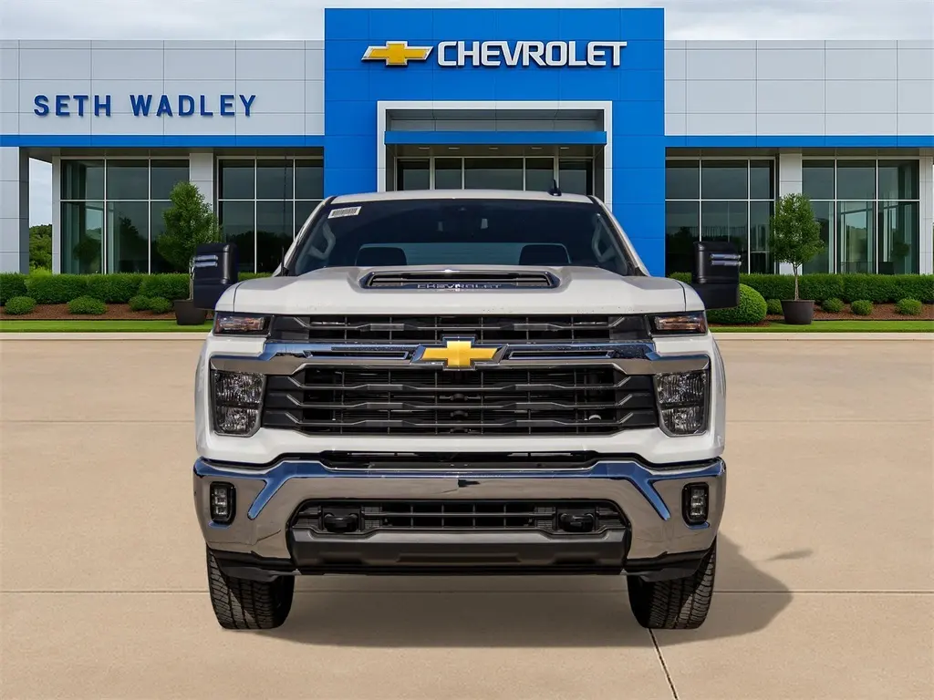2026 Chevrolet Silverado 2500HD LT photo 2