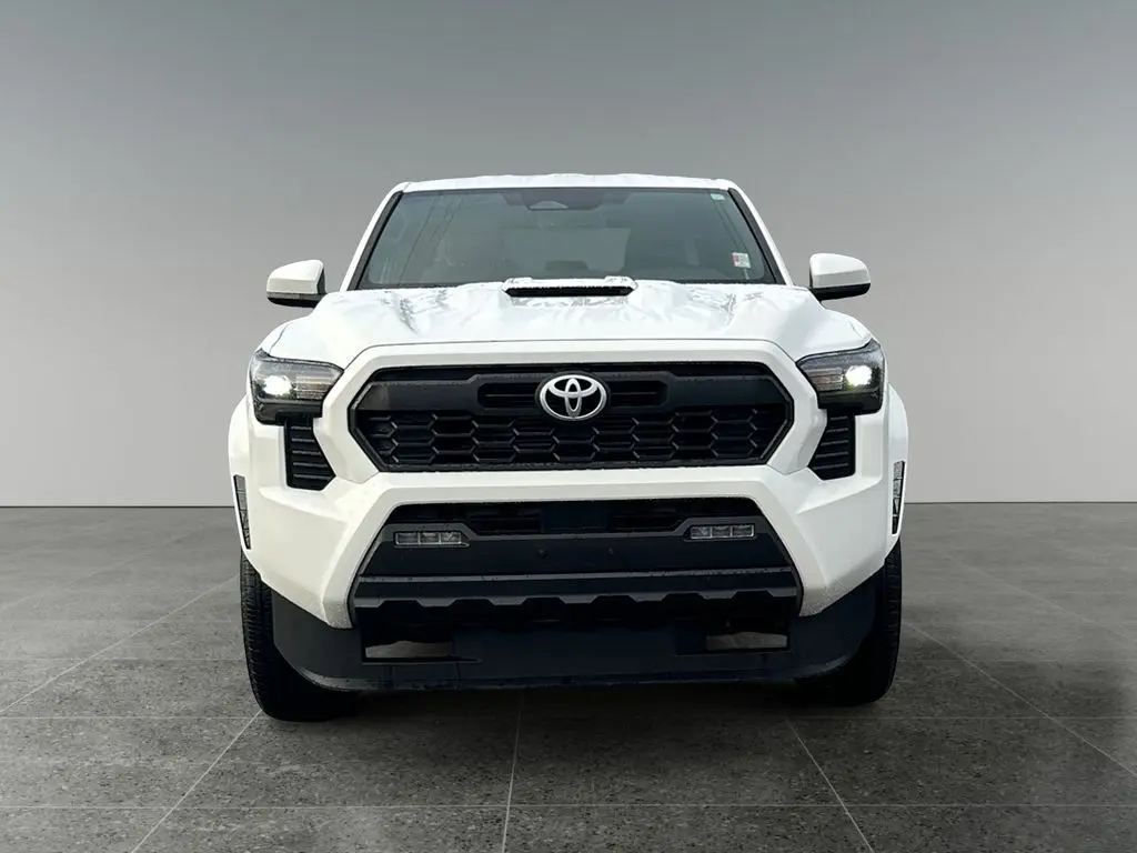 2024 Toyota Tacoma TRD Sport photo 2