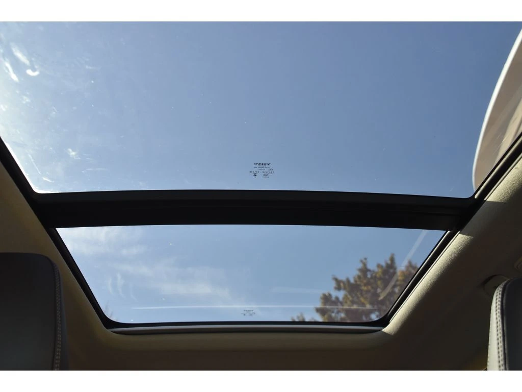 2026 Volvo - image 14