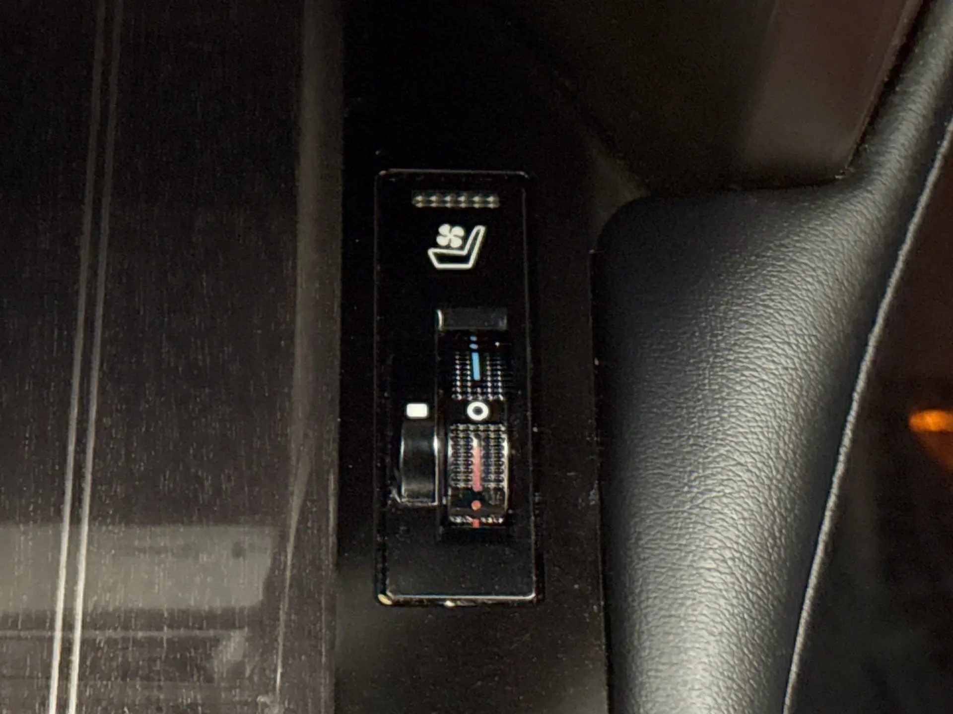 2021 Lexus GX Premium photo 21