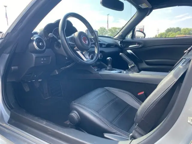 2018 Fiat 124 Spider Lusso photo 16