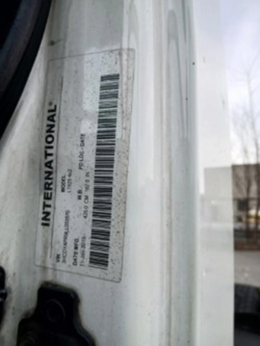 2020 International LT - image 9