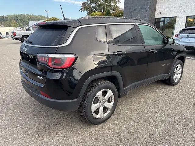 2019 Jeep Compass Latitude photo 4