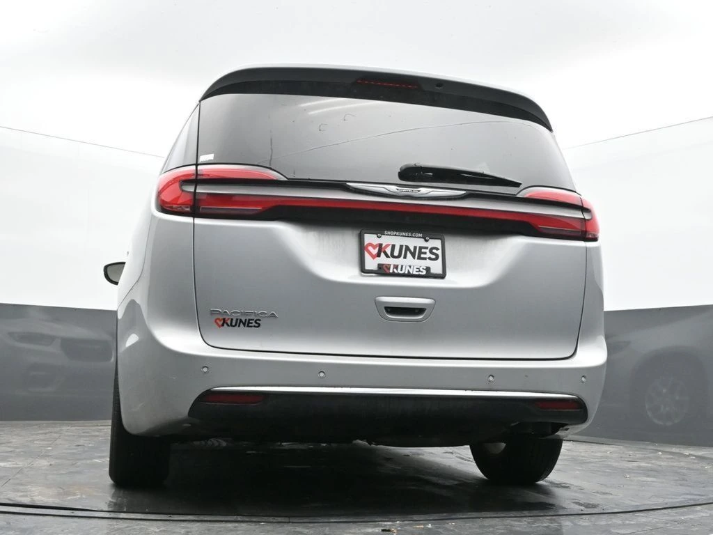 2024 Chrysler Pacifica Touring L - Photo 50