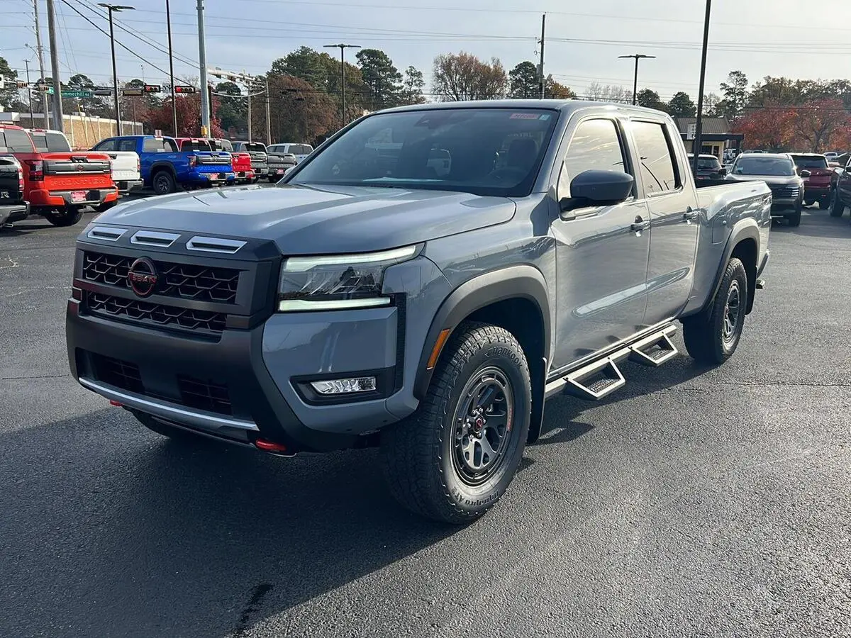 2026 Nissan Frontier PRO-4X's photo