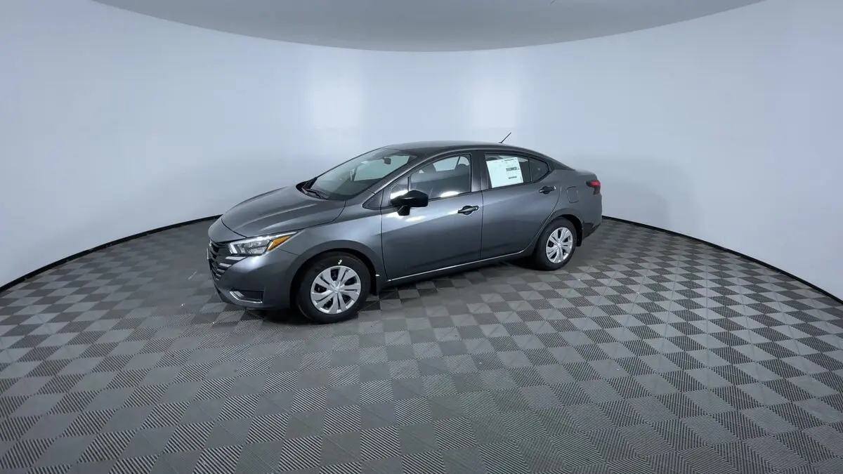 2025 Nissan Versa S photo 4