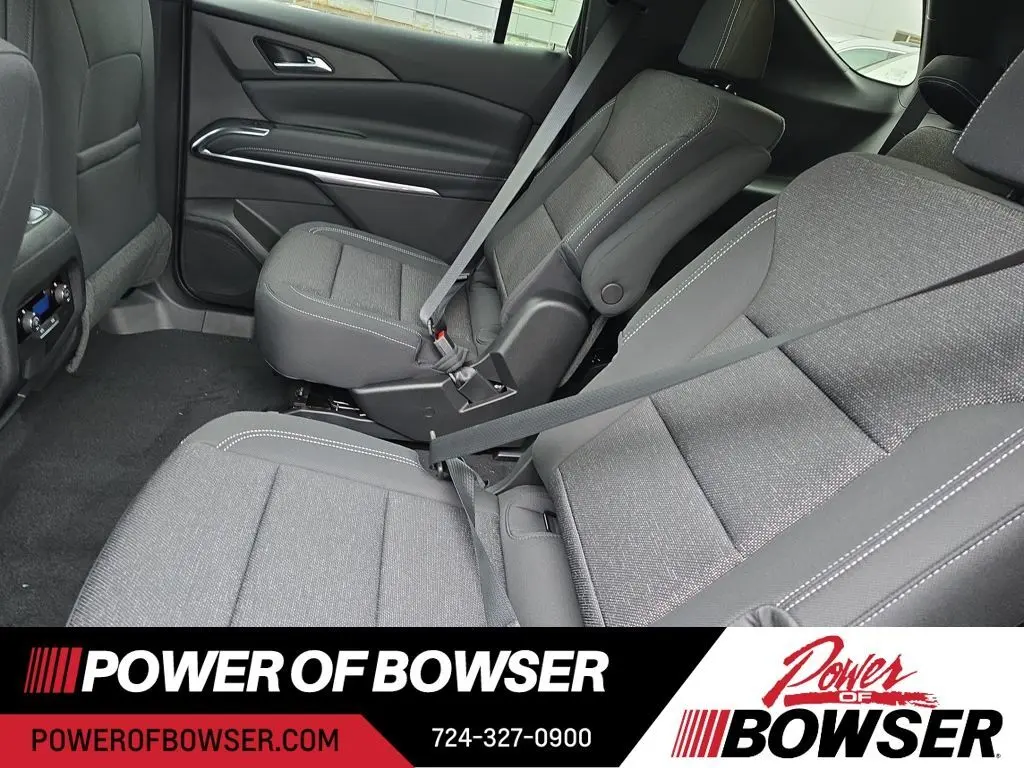 2026 Chevrolet Traverse 2LT photo 3
