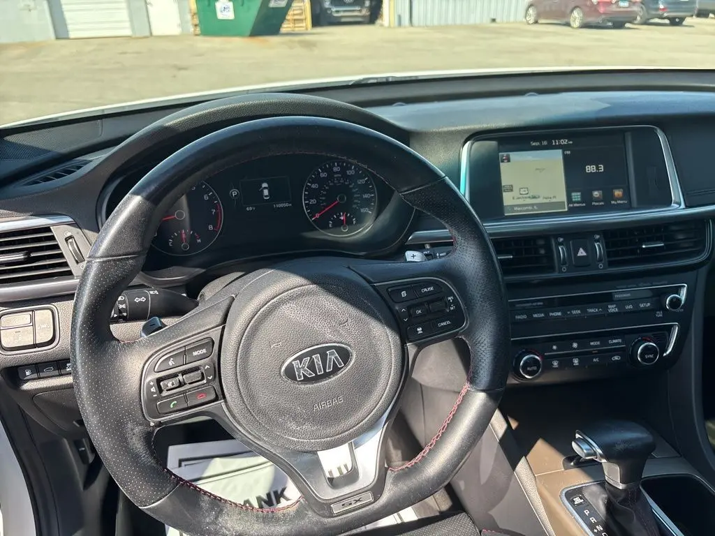 2017 Kia Optima SX Turbo photo 19