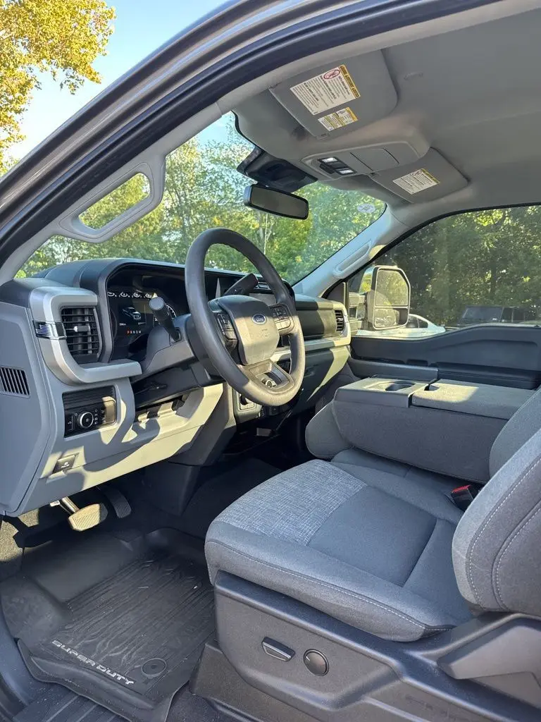 2023 Ford F-350 photo 10