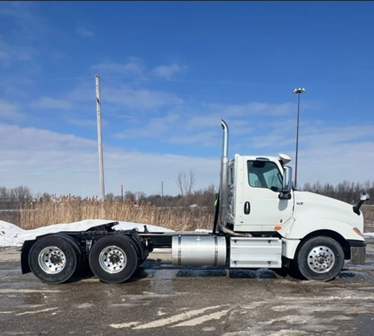 2025 International LT - image 2