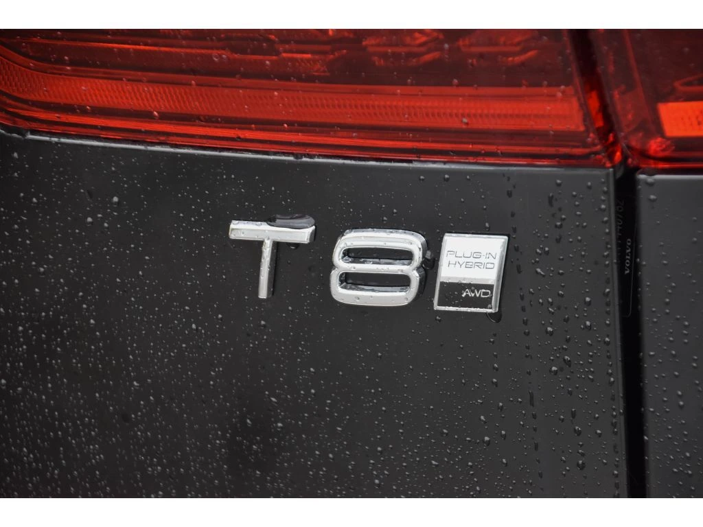 2026 Volvo - image 28