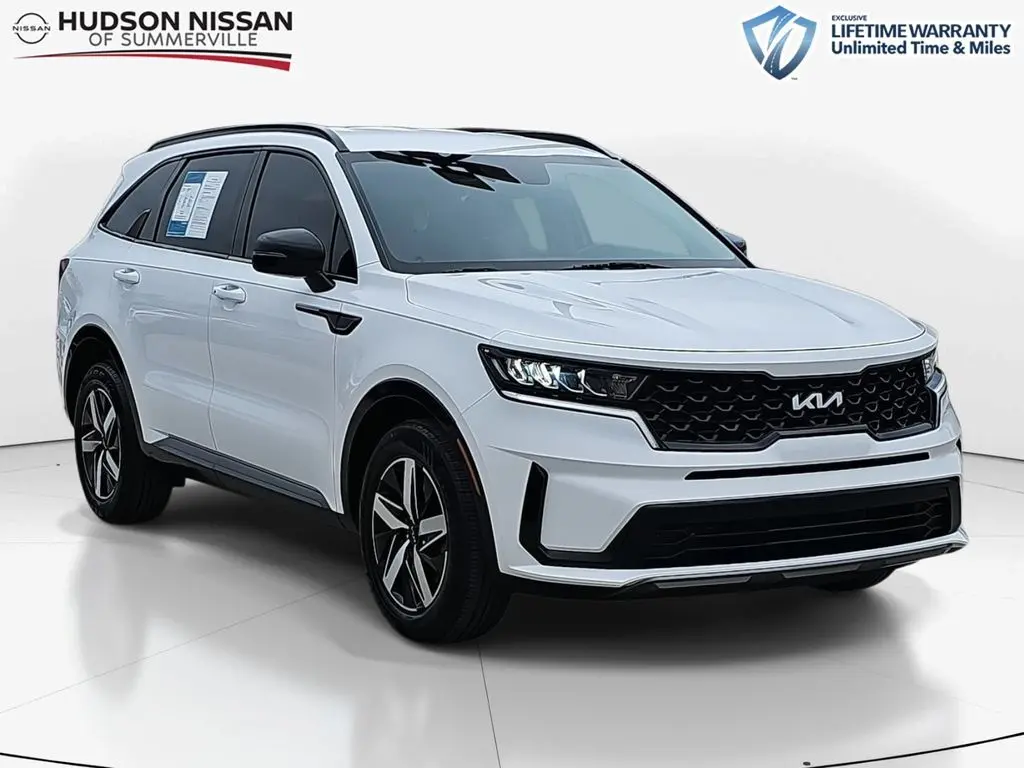 2022 Kia Sorento S's photo