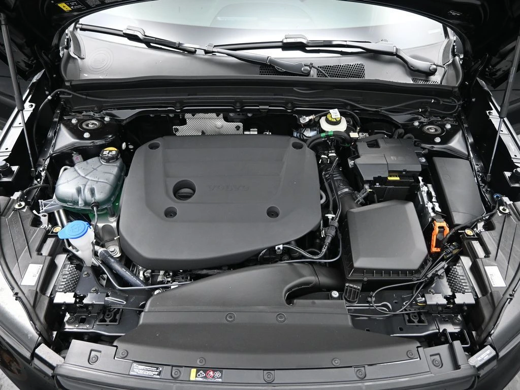2026 Volvo - image 28