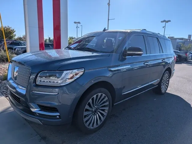 2018 Lincoln Navigator Reserve photo 2
