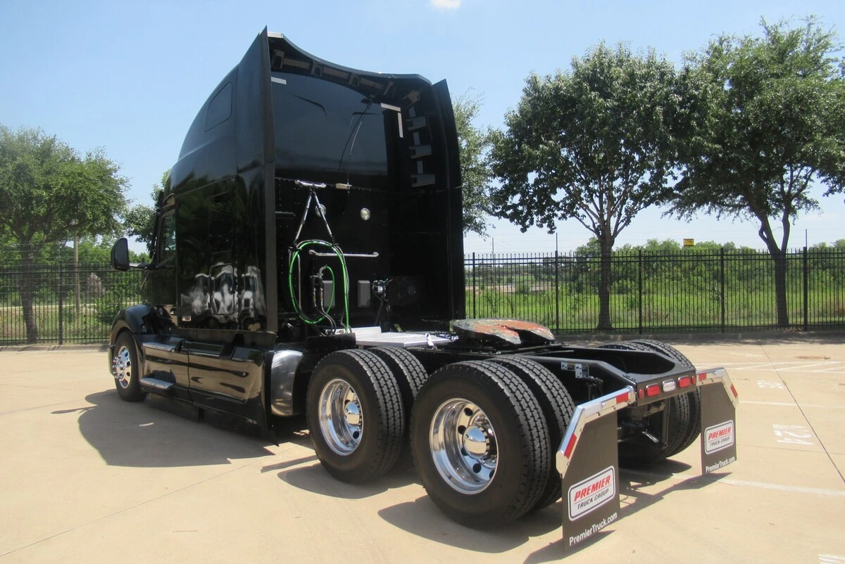 2023 Peterbilt 579 — photo 3