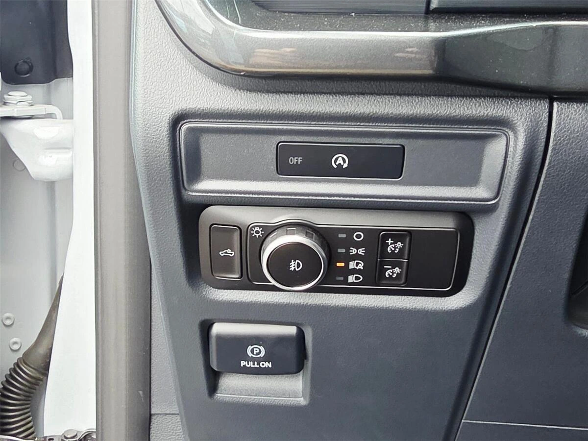 2025 Ford F-150 STX - Photo 17