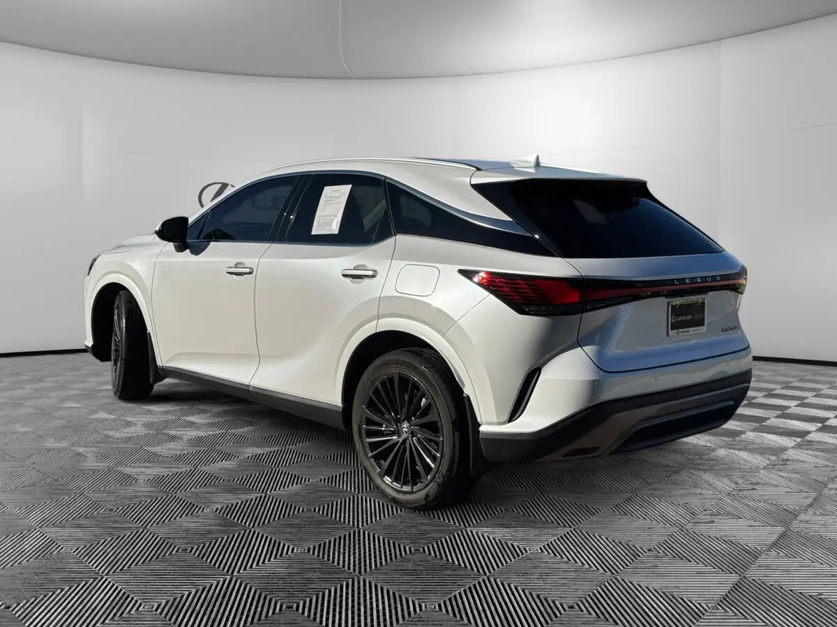 2024 Lexus RX 350 Premium photo 3