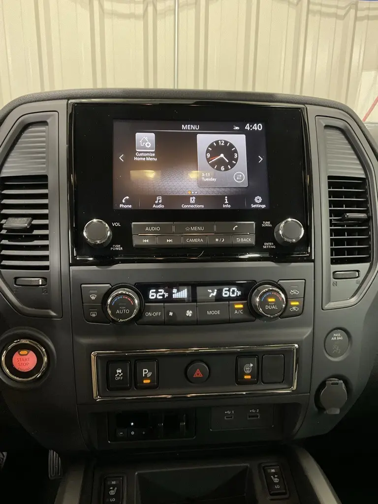 2024 Nissan Titan SV photo 14