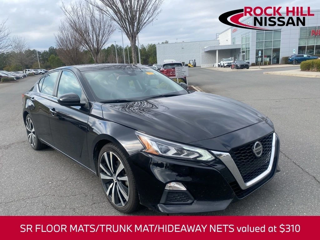 2021 Nissan Altima SR's photo