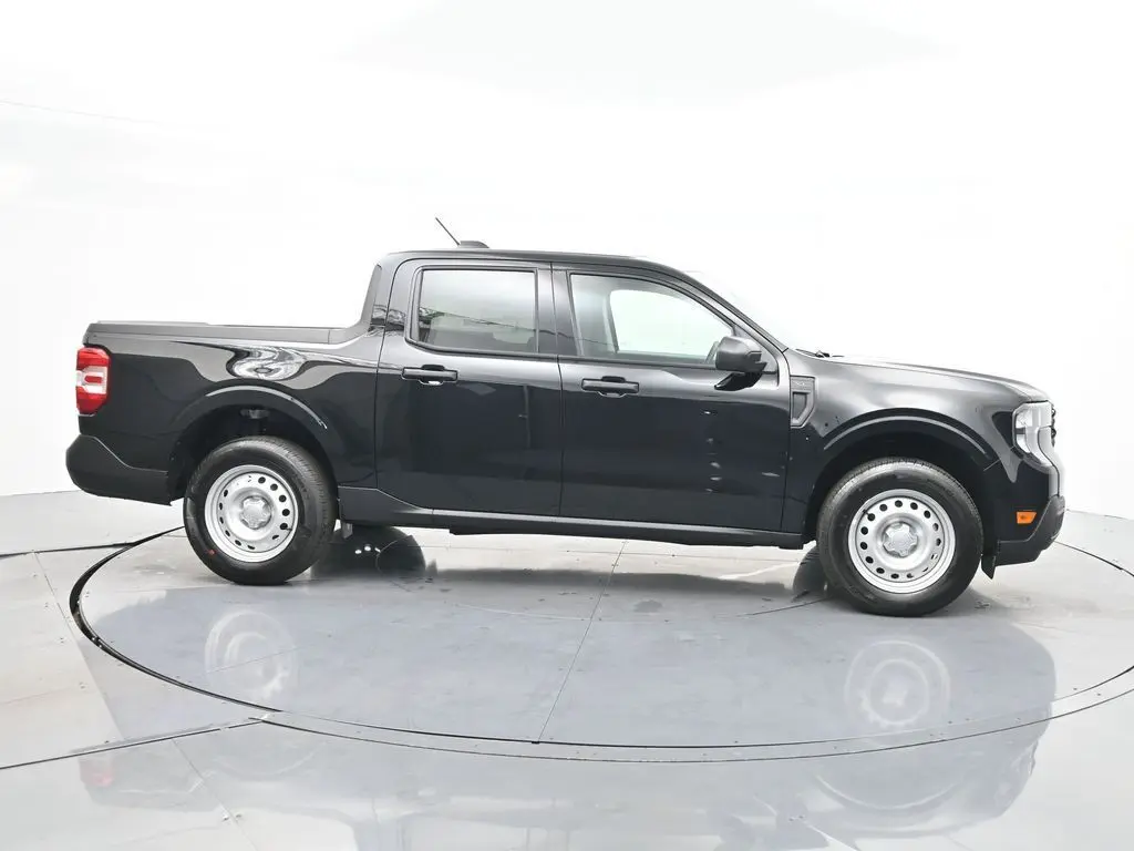 2025 Ford Maverick XL photo 4