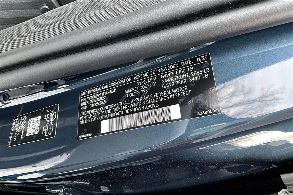 2026 Volvo - image 14