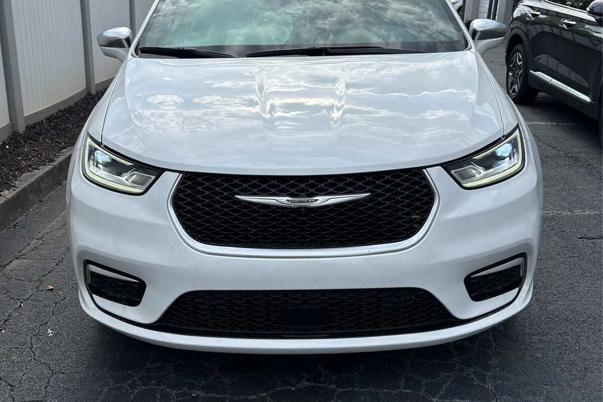2024 Chrysler Pacifica Pinnacle's photo