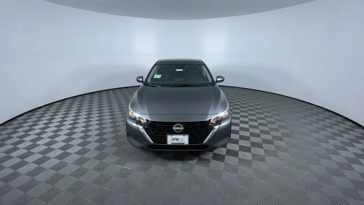 2025 Nissan Sentra SV photo 3