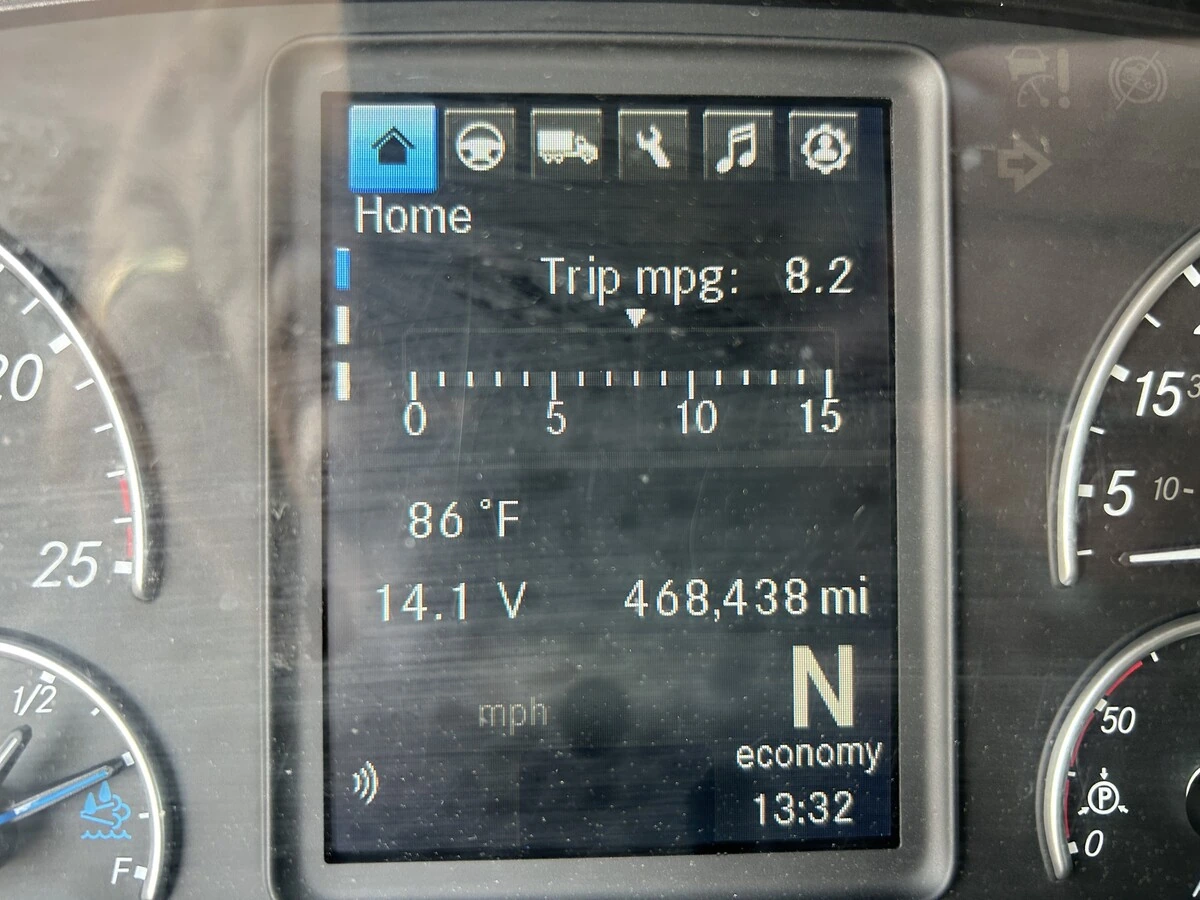 2022 Freightliner Cascadia - image 21