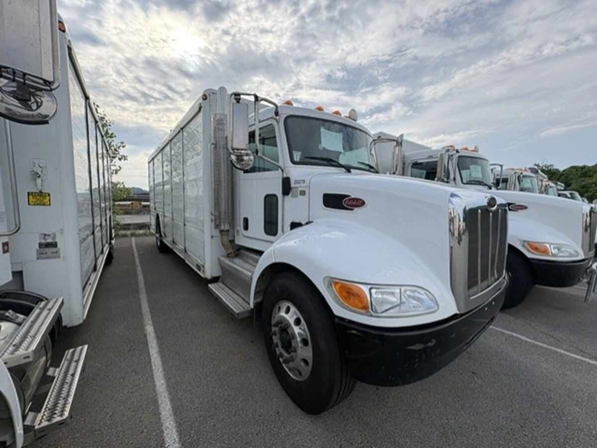 2019 Peterbilt 337 in Clarion, PA — photo 3
