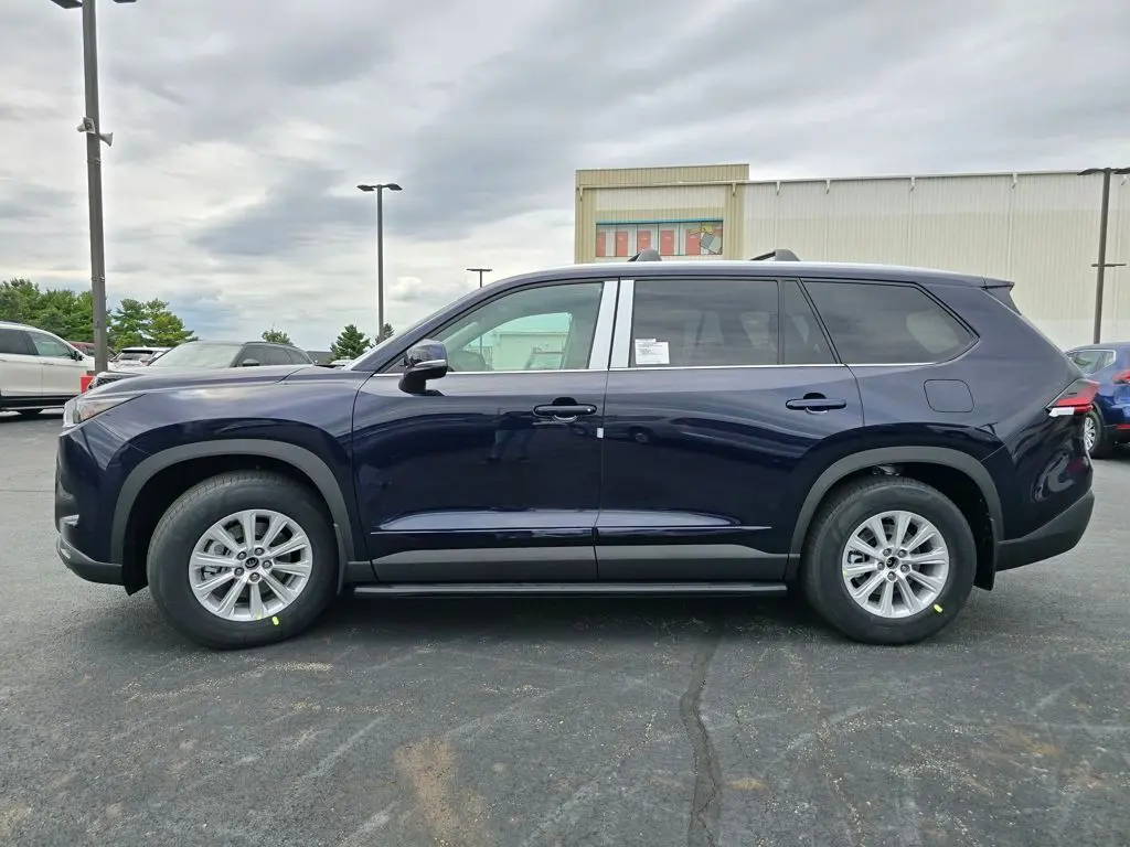 2025 Toyota Grand Highlander XLE photo 11